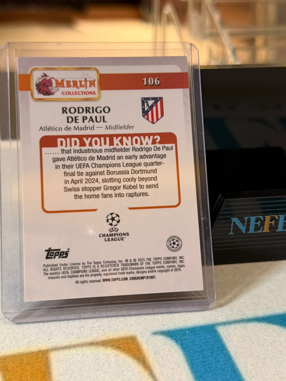 Rodrigo De Paul Purple Refractor – 2024-25 Topps Merlin UEFA Club Competitions – Atlético Madrid trading card, back