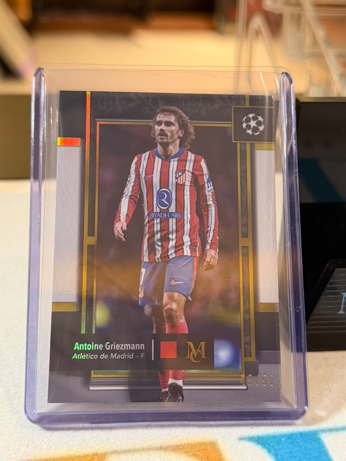 Antoine Griezmann 45/50 Gold Parallel – 2024-25 Topps Museum Collection UEFA Club… – Atlético Madrid trading card, front