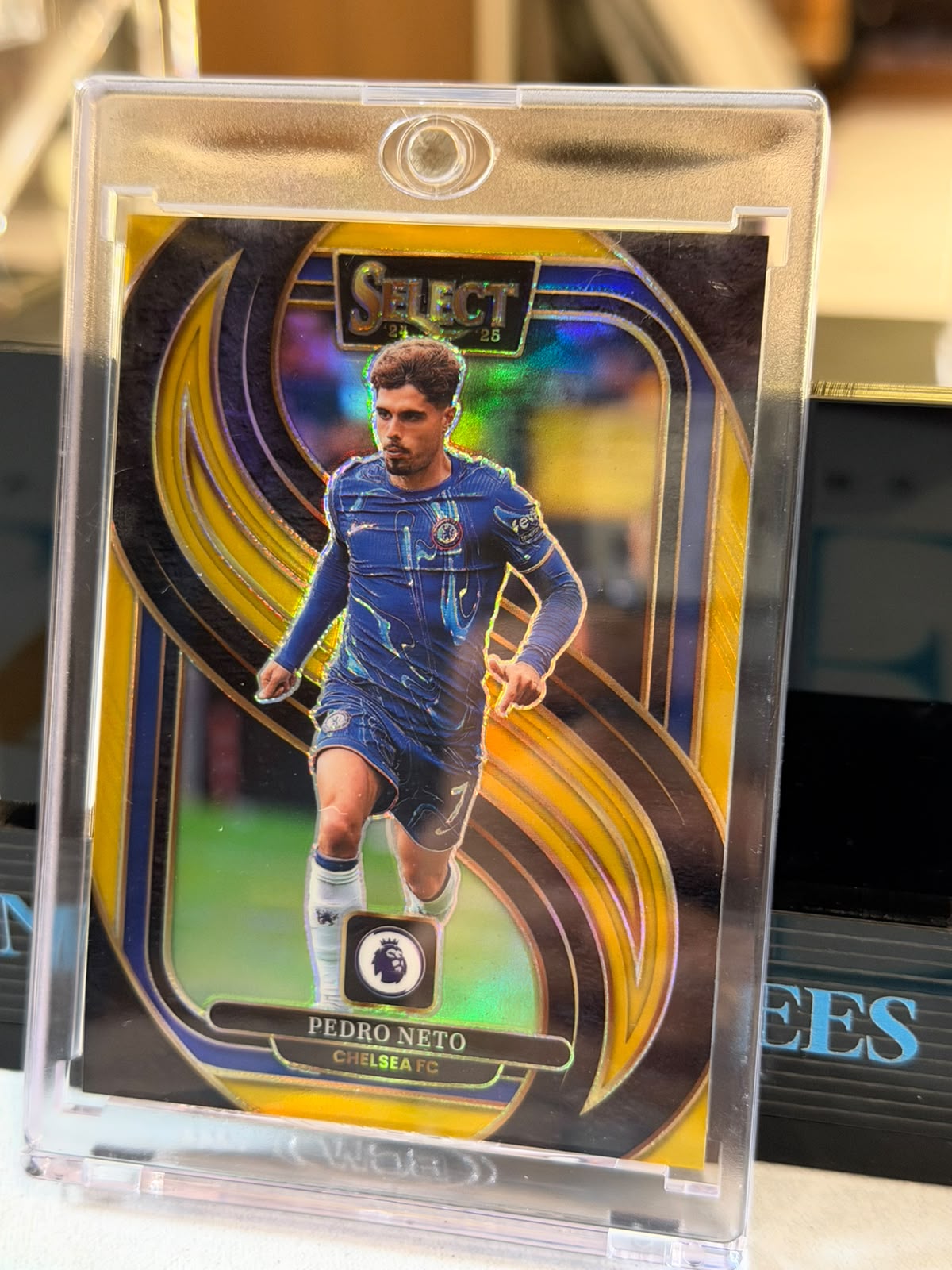 Pedro Neto 03/10 Mezzanine – 2024-25 Panini Select Premier League – Chelsea trading card, front