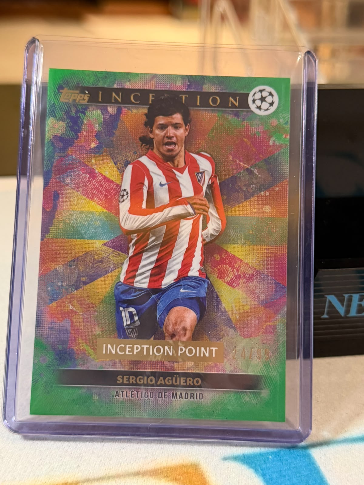 Sergio Agüero Inception Point Insert (Green Parallel) – 2024-25 Topps Inception UEFA… – Atlético Madrid trading card, front