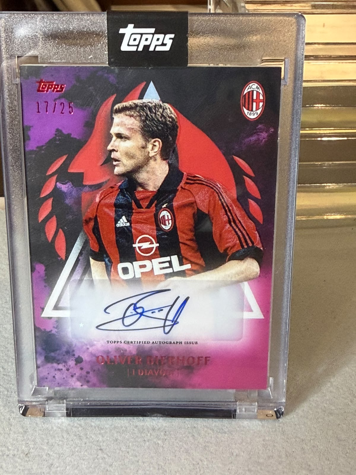 Oliver Bierhoff I Diavoli Autograph – Topps AC Milan 125° Anniversario – AC Milan trading card, front
