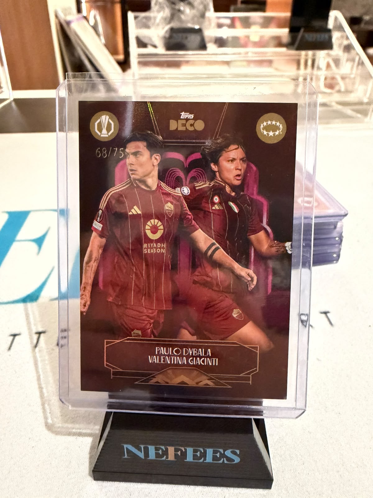 Paulo Dybala & Valentina Giacinti Dual Player Parallel – 2024 Topps Deco UEFA – AS Roma trading card, front