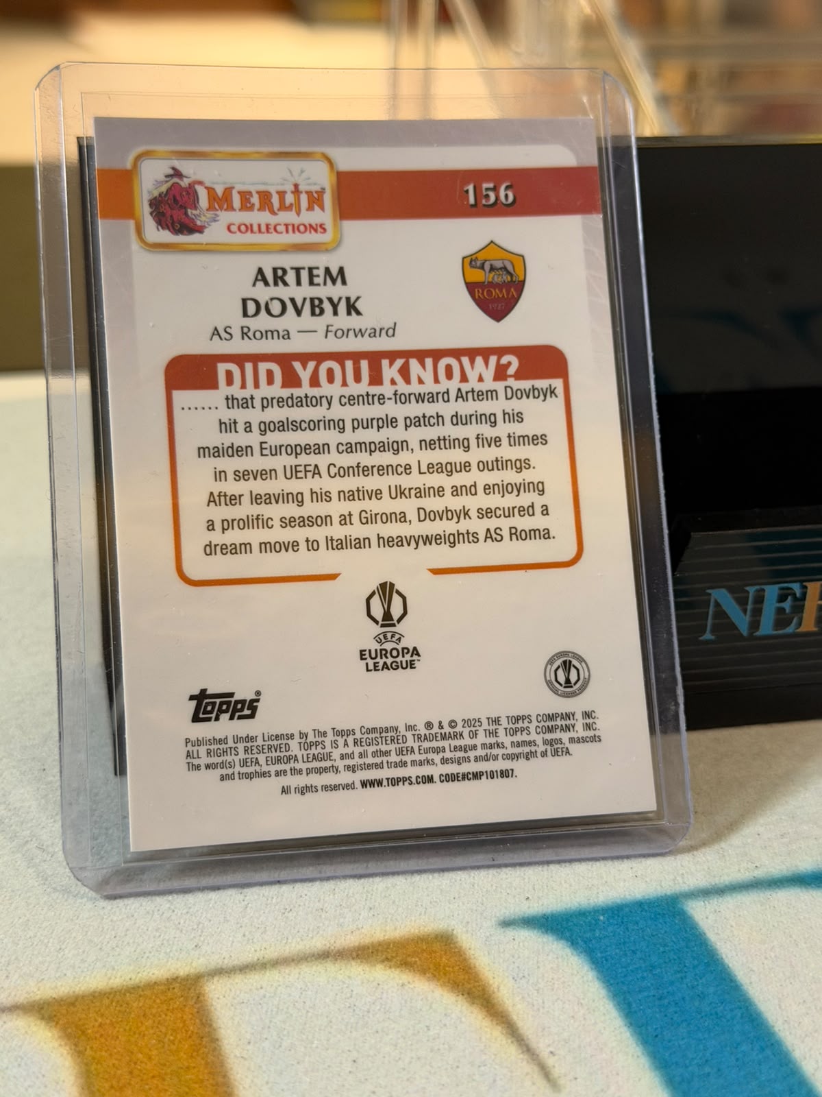 Artem Dovbyk Green Ice / Shattered Parallel – 2024-25 Topps Merlin Collections UEFA – AS Roma trading card, back
