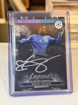 Yaya Toure – Silver Signings Legends Autograph – 2024-25 Topps Inception UEFA Club Com… – Manchester City trading card, front