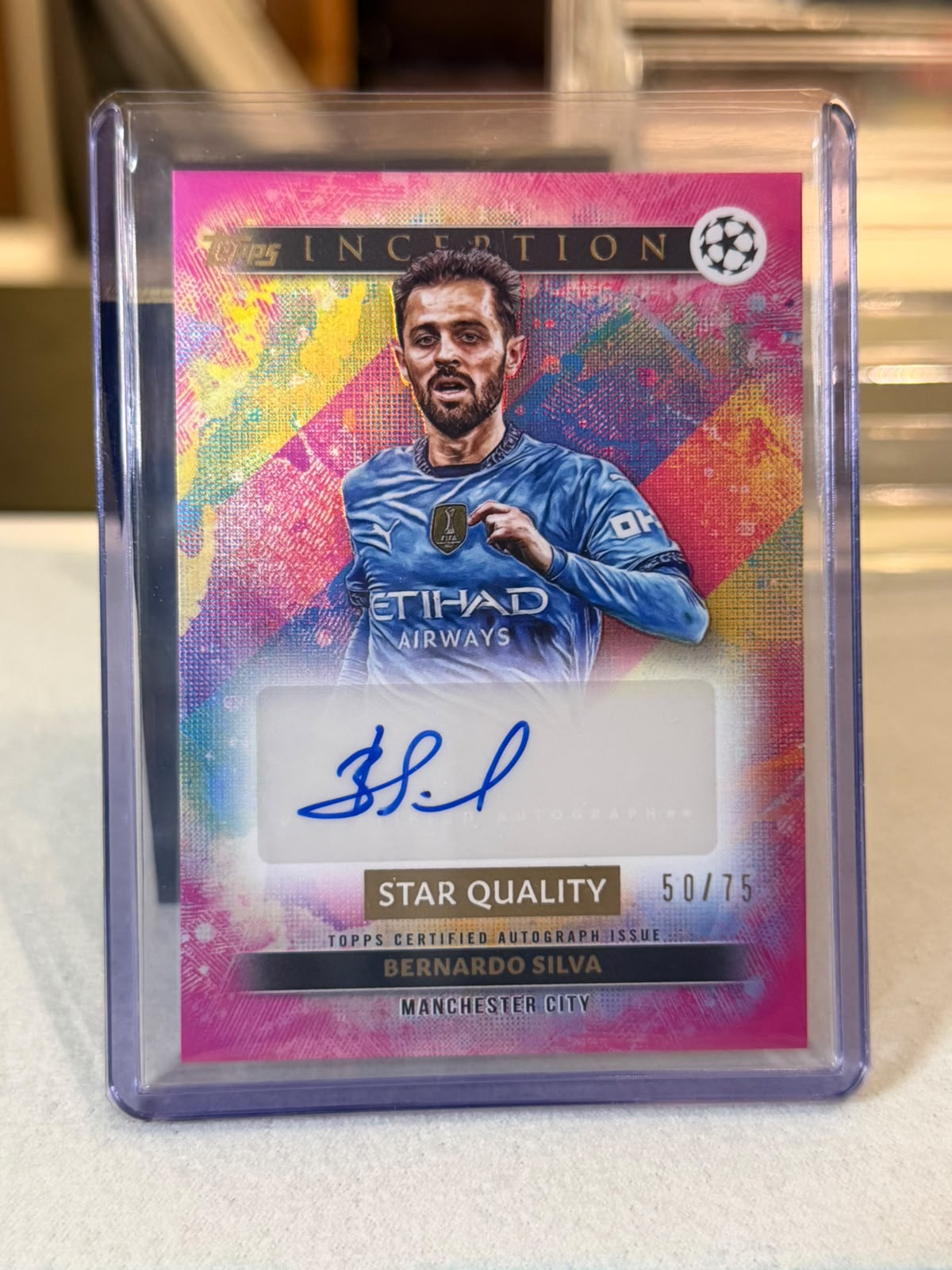 Bernardo Silva 50/75 – Star Quality Autograph (Pink Refractor) – 2024-25 Topps Incepti… – Manchester City trading card, front