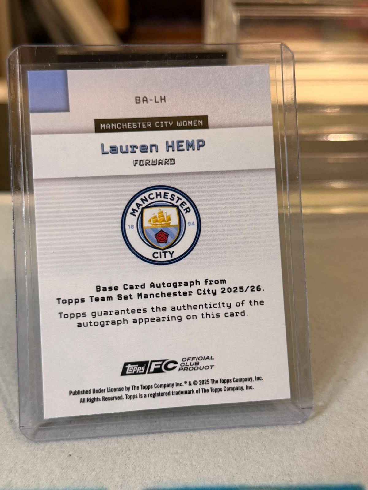 Lauren Hemp 07/25 – Autograph – 2025-26 Topps Team Set Manchester City Women – Manchester City trading card, back