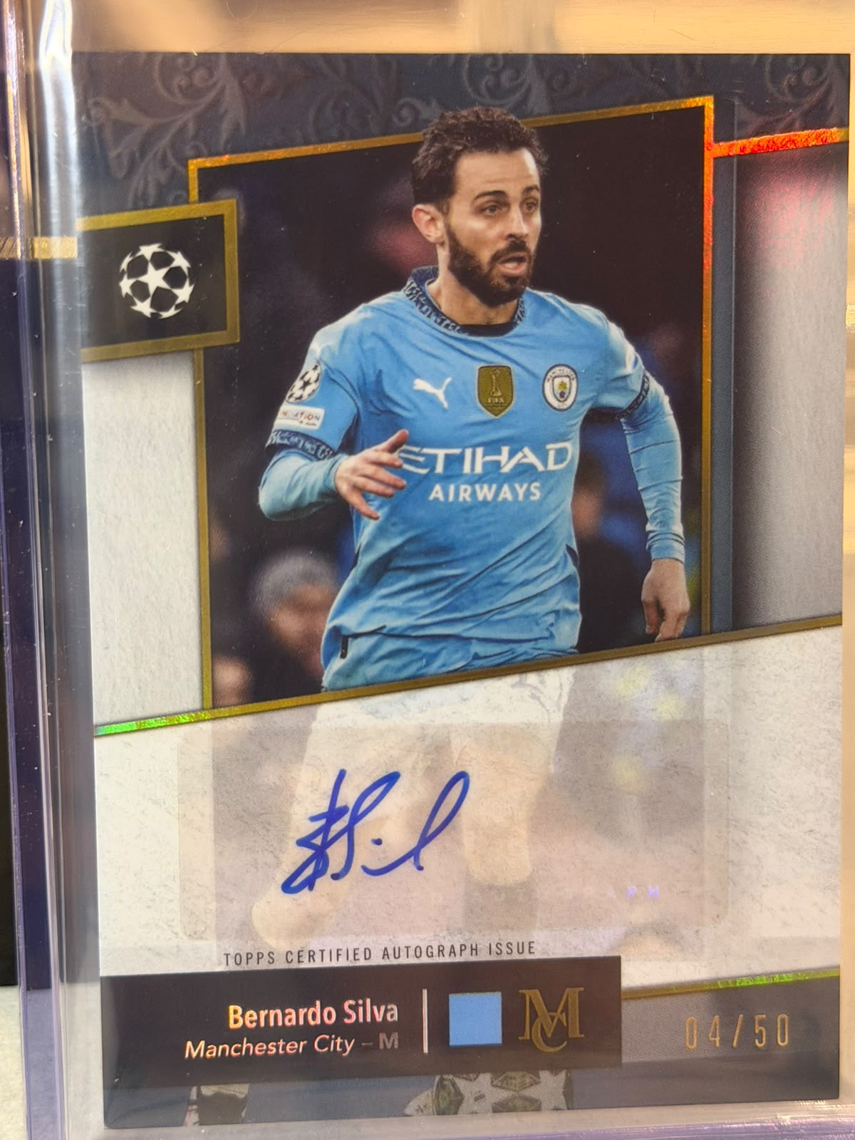 Bernardo Silva 04/50 – Archival Autograph (Gold) – 2024-25 Topps Museum Collection UEF… – Manchester City trading card, front