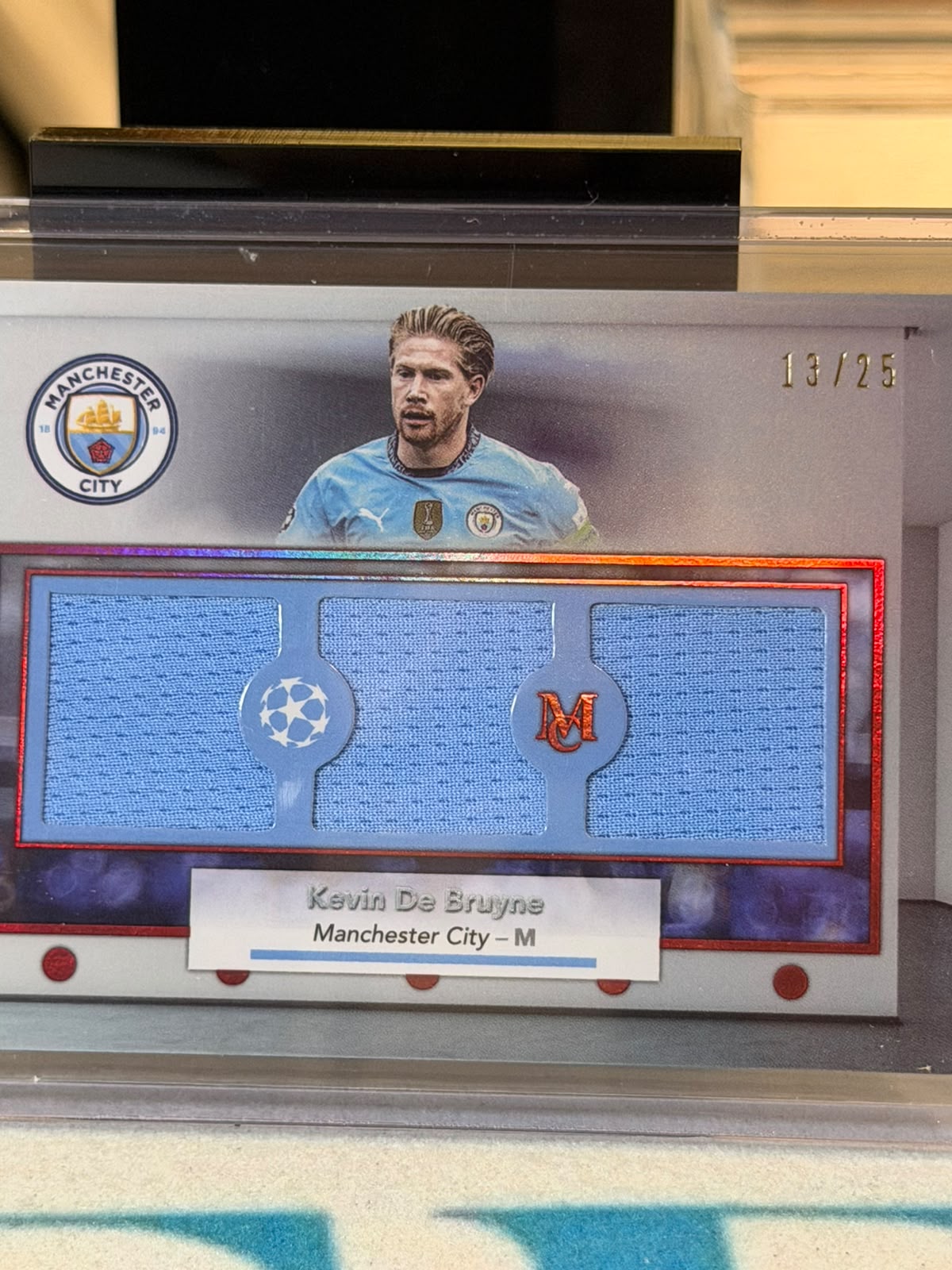 Kevin De Bruyne 13/25 – Single Player Triple Relic – 2024-25 Topps Museum Collection U… – Manchester City trading card, front