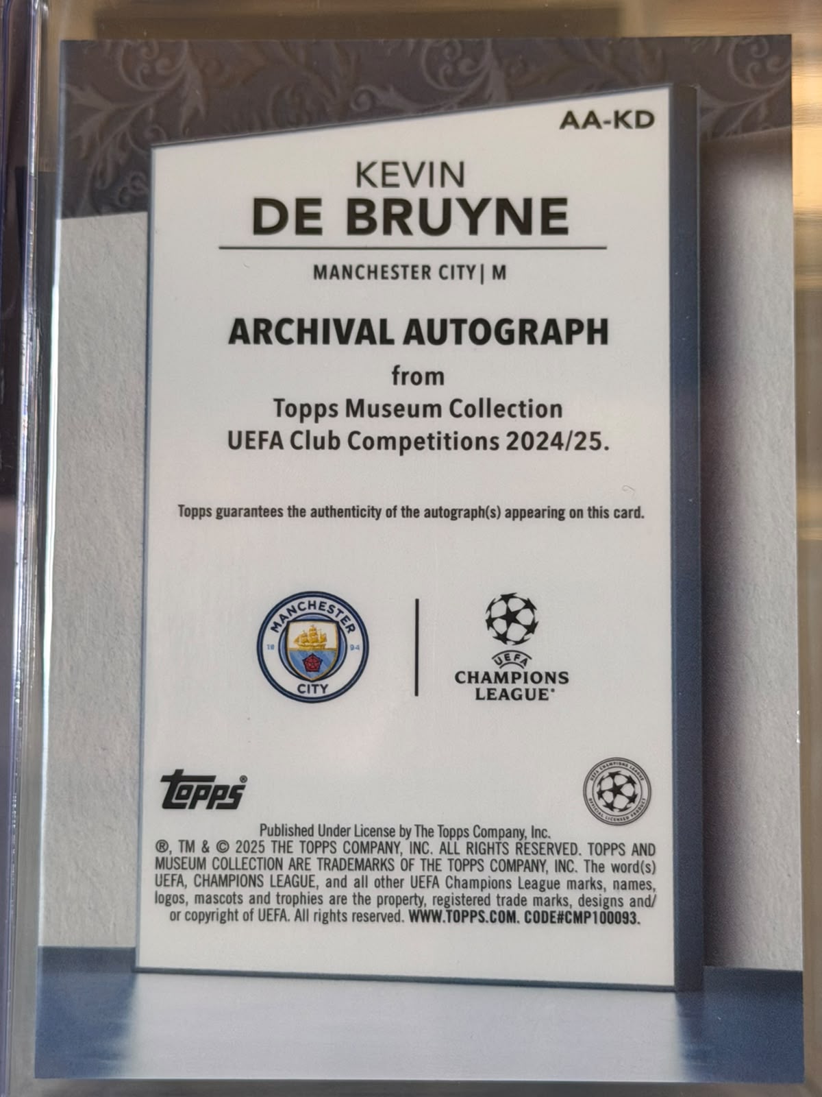 Kevin De Bruyne 54/75 – Archival Autograph – 2024-25 Topps Museum Collection UEFA Club… – Manchester City trading card, back