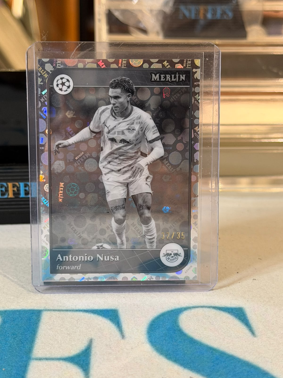 Antonio Nusa 32/35 Black & White Vintage Merlin Refractor – 2024-25 Topps Merlin UEFA Club C – RB Leipzig trading card, front