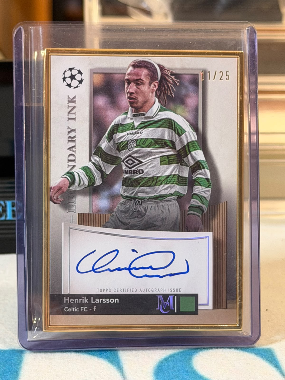 Henrik Larsson 11/25 Legendary Ink Framed Autograph – 2024-25 Topps Museum Collection UEFA Club – Celtic trading card, front