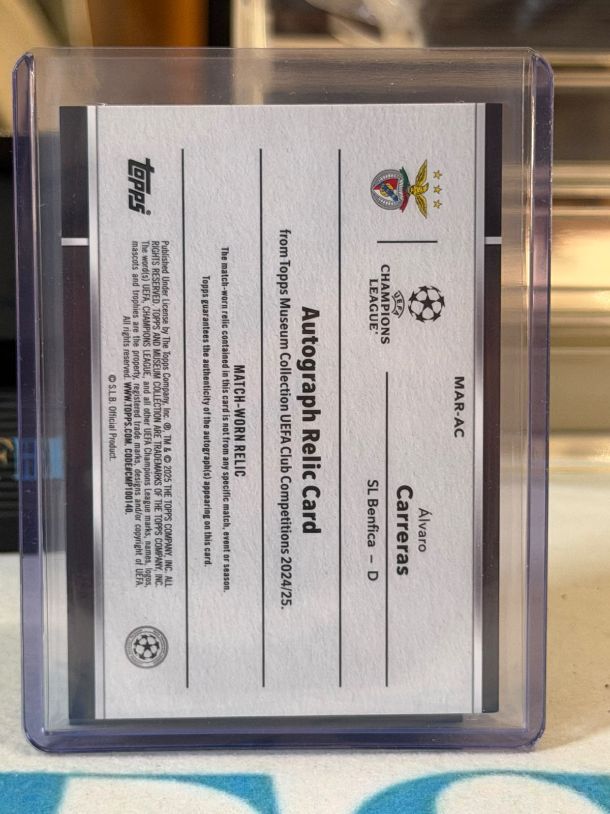 Álvaro Carreras 65/99 Autograph Relic (Amethyst) – 2024-25 Topps Museum Collection UEFA Club – Benfica trading card, back