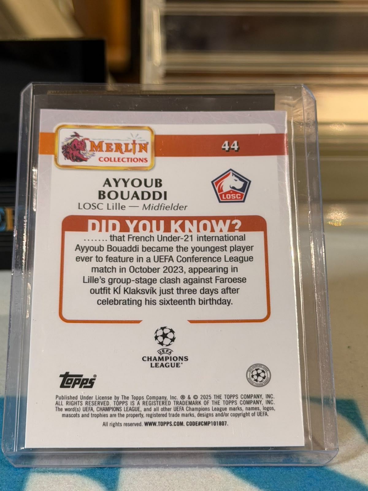 Ayyoub Bouaddi 082/150 Blue Speckle Refractor – Lille trading card, back