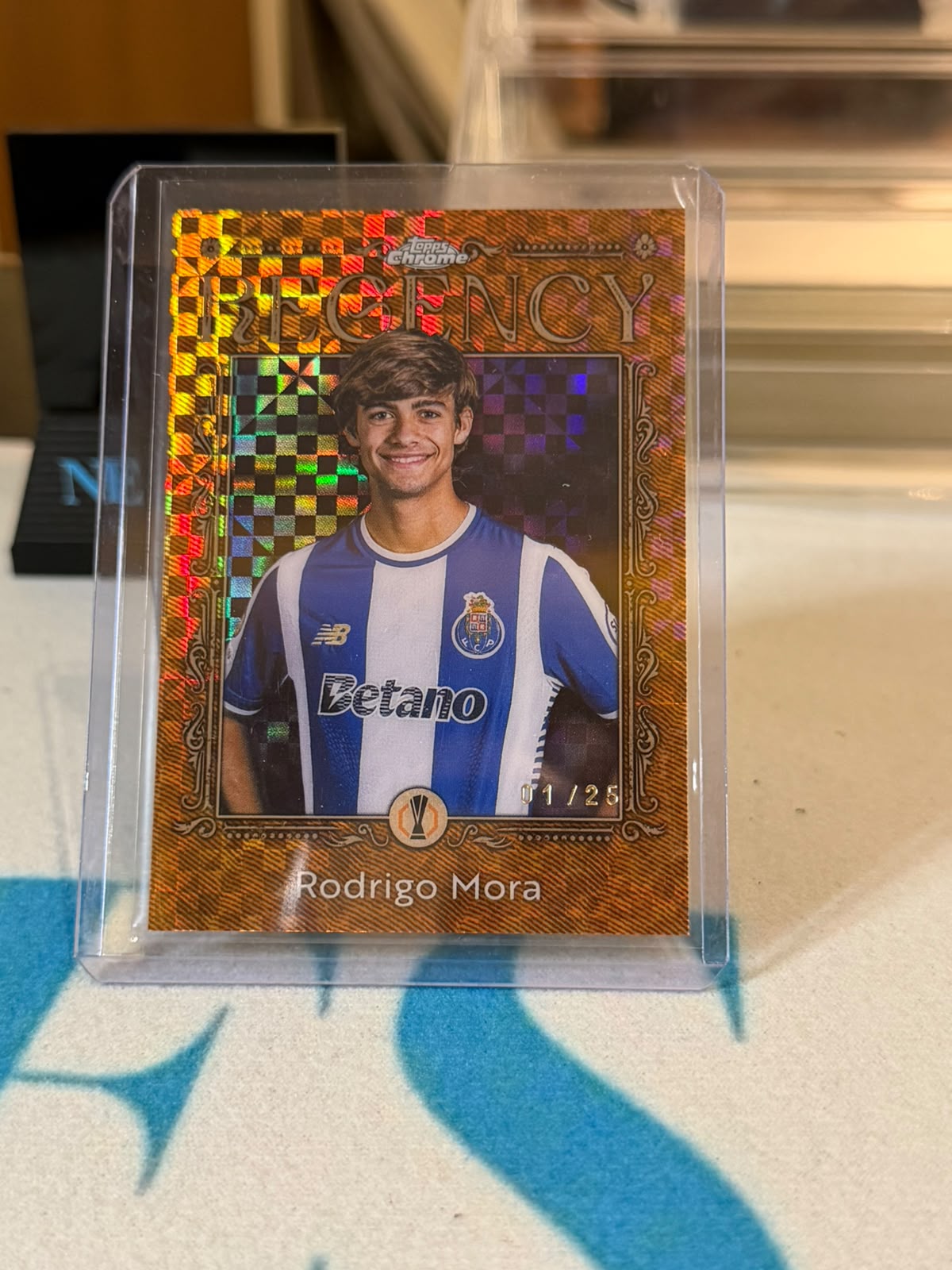 Rodrigo Mora 01/25 #RC-19 – Regency (London Store Exclusive) – 2025-26 Topps Chrome UEFA Club… – FC Porto trading card, front