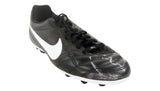 Side view of the boot signed by Raul Gonzalez Blanco