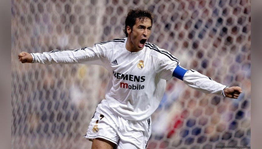 Sole view of the Nike boot signed by Raul Gonzalez Blanco