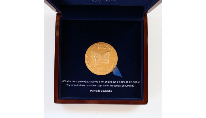 Presentation box for the IOC medal and Swatch watch set