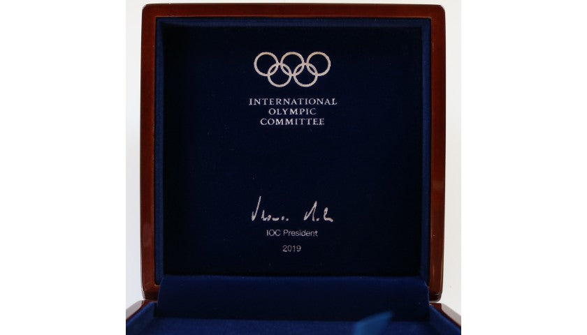 Full set: IOC commemorative medal and two Olympic Swatch watches