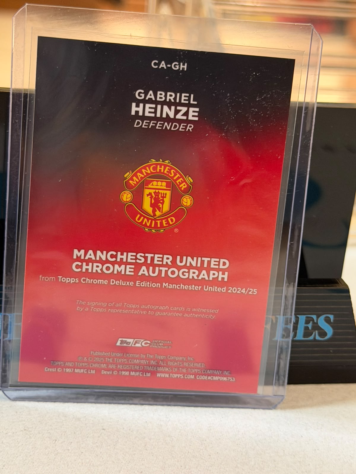 Gabriel Heinze 13/35 – Chrome Autograph Manchester United trading card, back