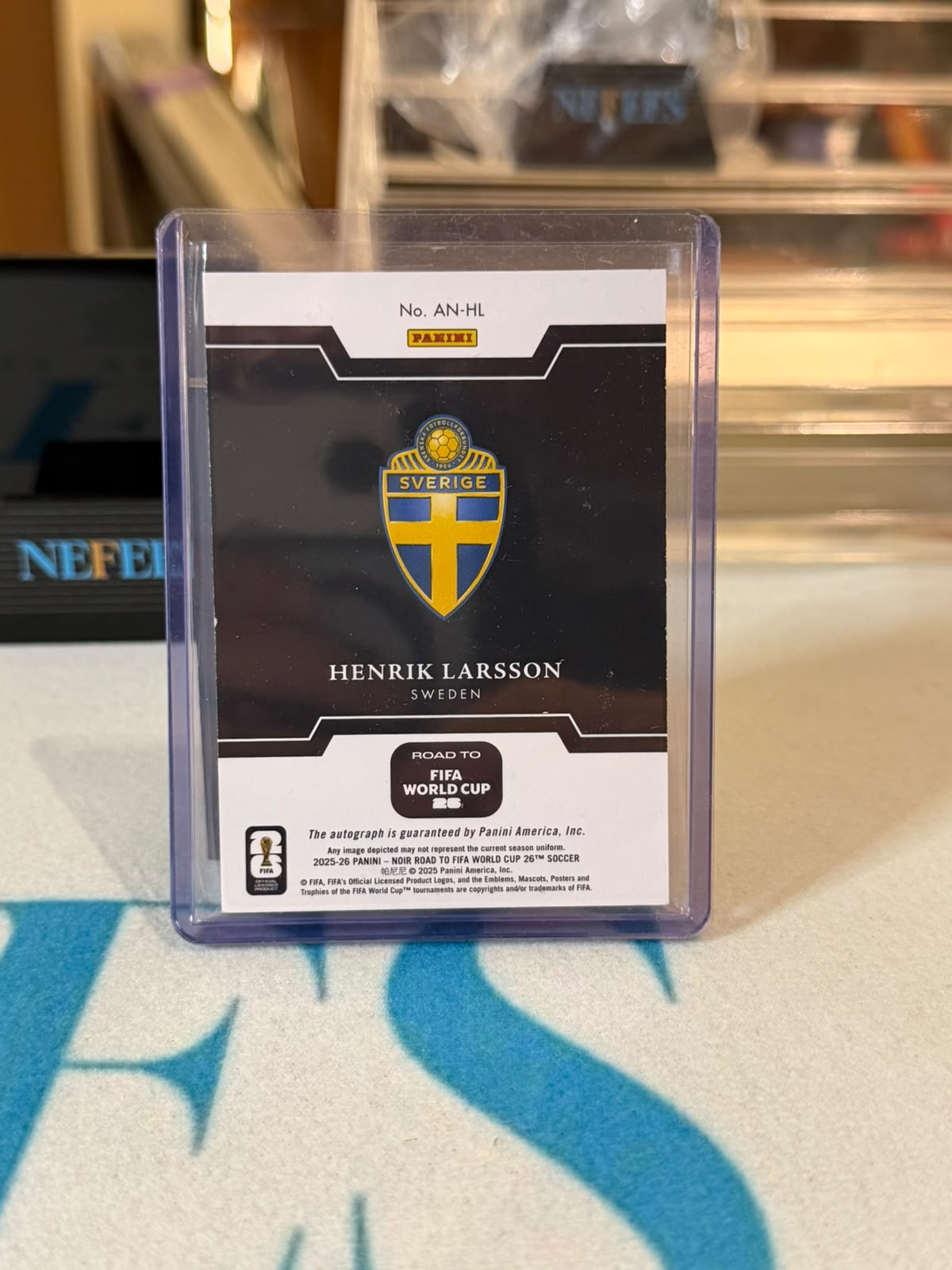 Henrik Larsson AN-HL 60/75 – Sweden trading card, back