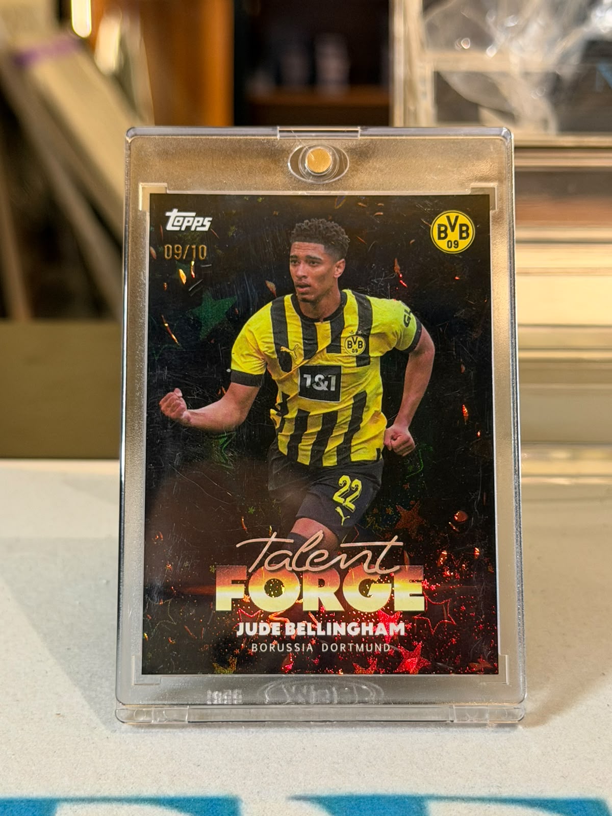 Jude Bellingham front - 2025/26 Topps Focus Borussia Dortmund 09/10
