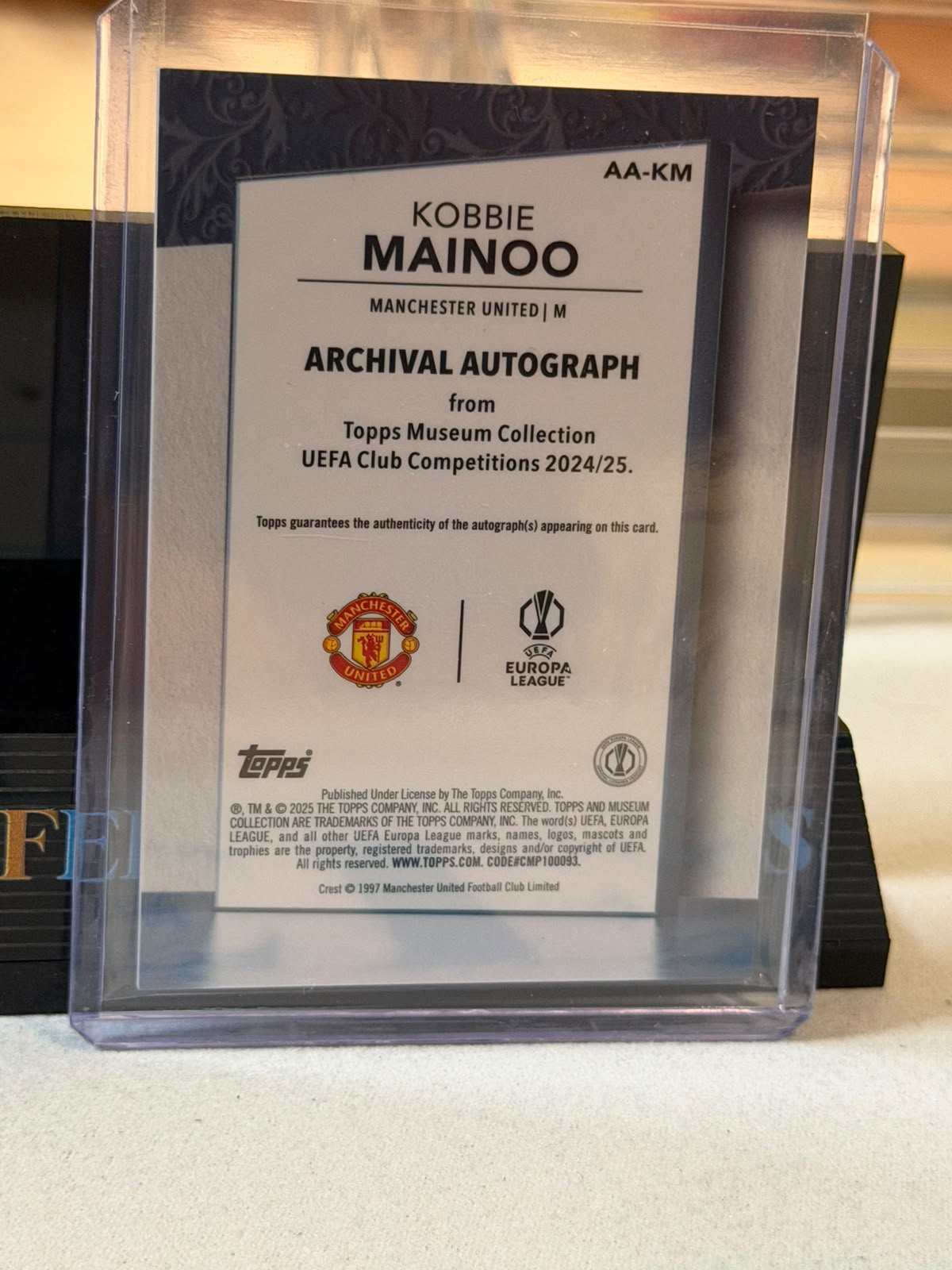 Kobbie Mainoo 49/99 – Archival Autograph (Purple) Manchester United trading card, back