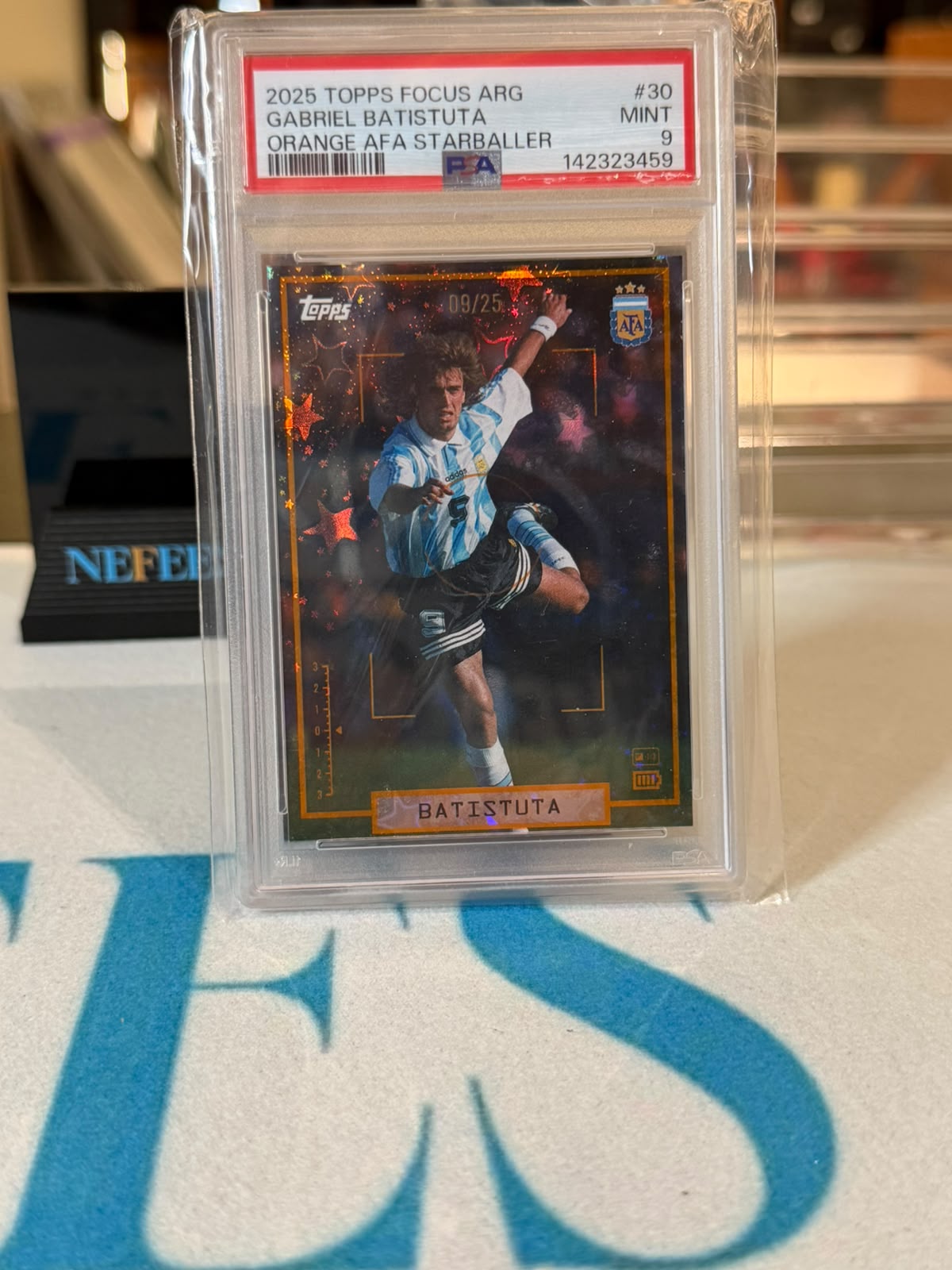 Gabriel Batistuta 09/25 – Argentina trading card, front