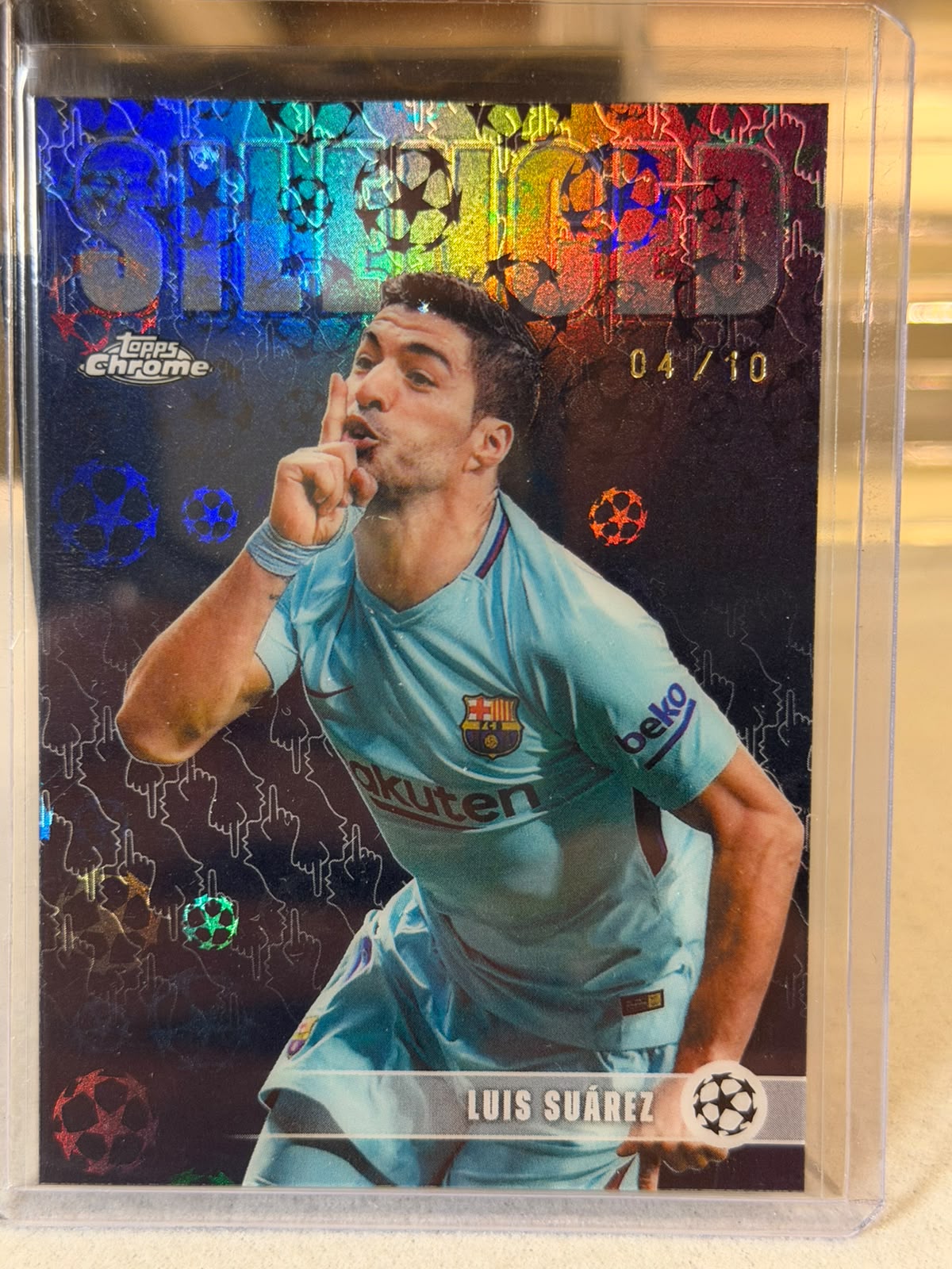 Luis Suárez 04/10 Silenced/Shh insert – Topps Chrome UEFA Club Competitions 2025/26 – FC Barcelona trading card, front