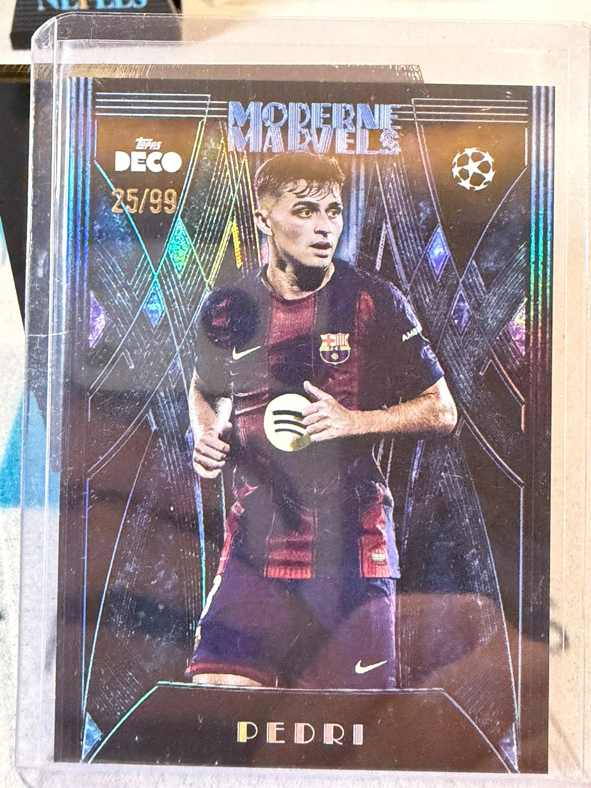 Pedri 25/99 Moderne Marvels – 2025 Topps Deco UEFA Club Competitions – FC Barcelona trading card, front