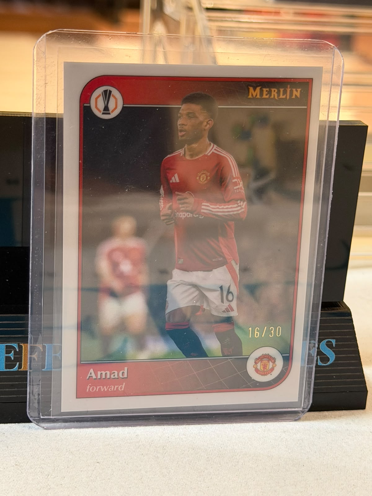 Amad Diallo 16/30 #117 – White Border Manchester United trading card, front
