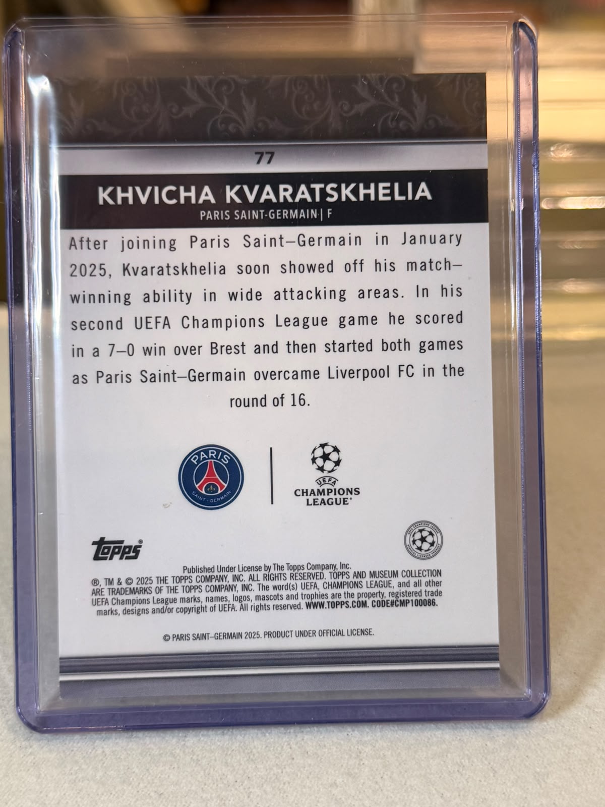 Khvicha Kvaratskhelia 21/50 Gold base #77 2024/25 Topps Museum Collection UEFA – PSG trading card, back