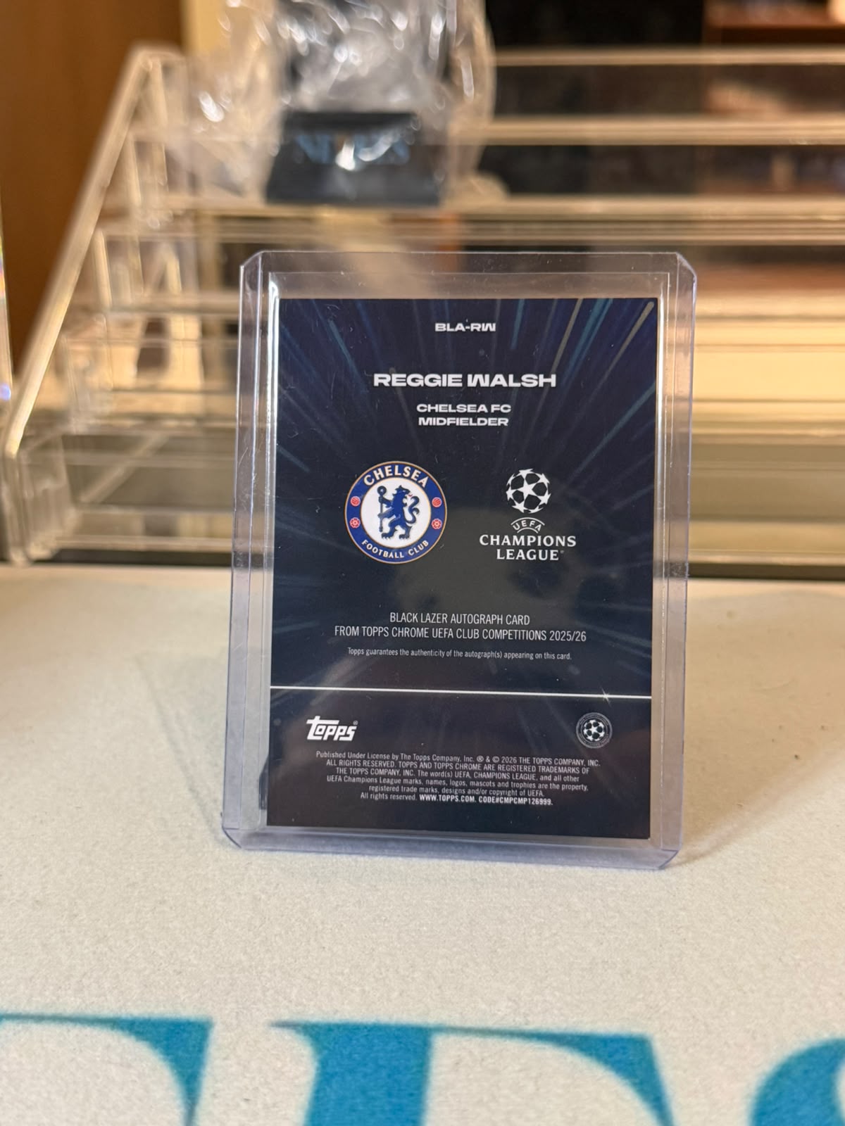 Reggie Walsh Chelsea 2025-26 Topps Chrome UEFA Club Competitions RC Black Lazer Autograph Parallel - back