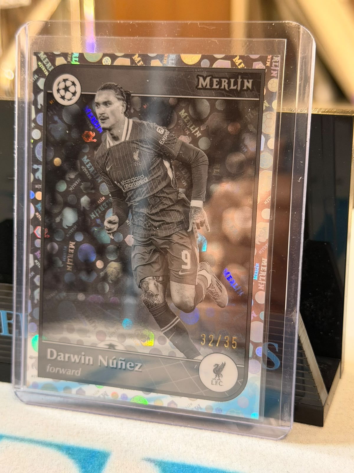 Darwin Núñez 32/35 Base #118, Black Sparkle parallel – 2024/25 Topps Merlin Collections, front