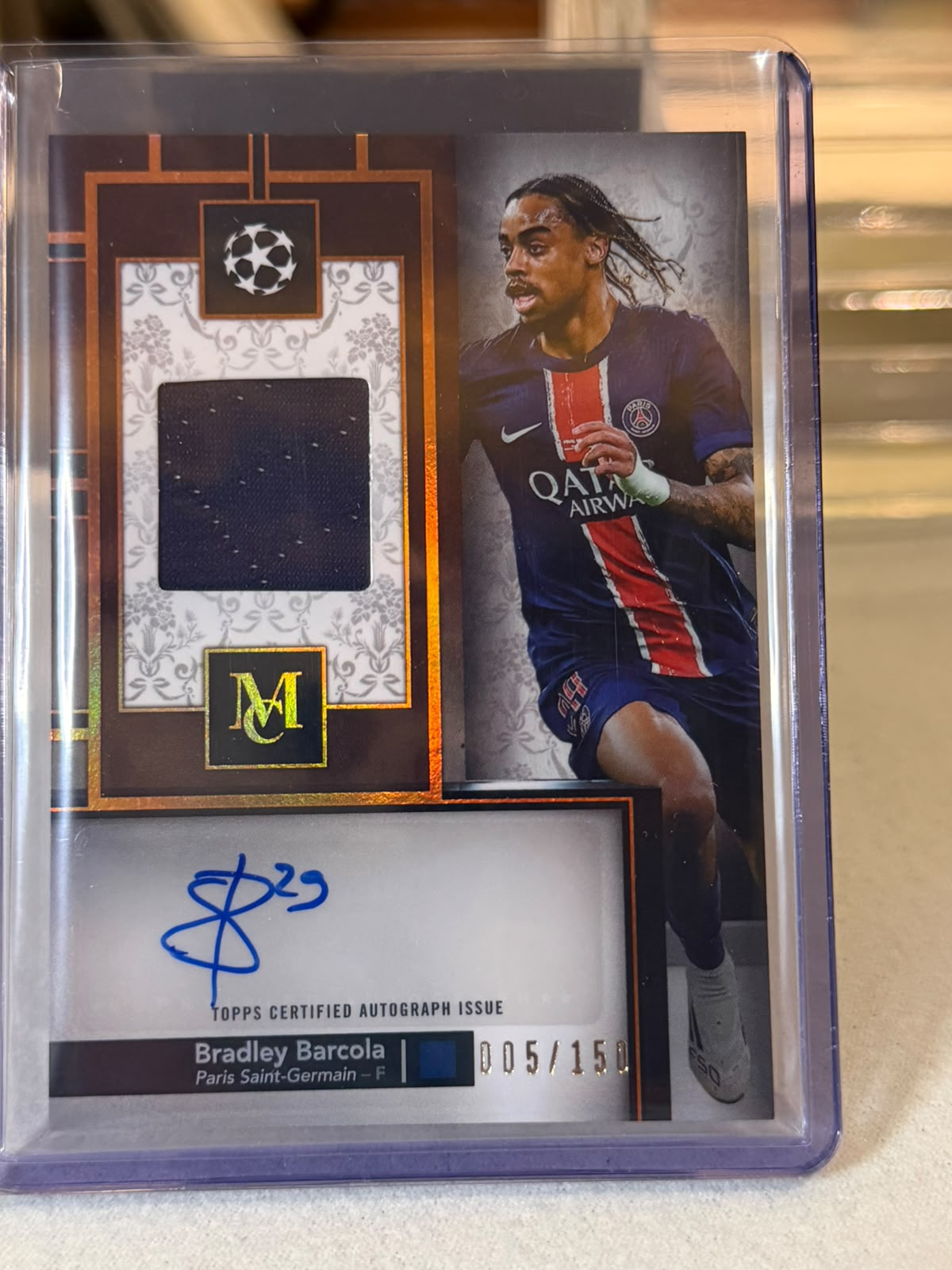 Bradley Barcola 005/150 Museum Autograph Relic Citrine 2024/25 Topps Museum Collection UEFA – PSG trading card, front