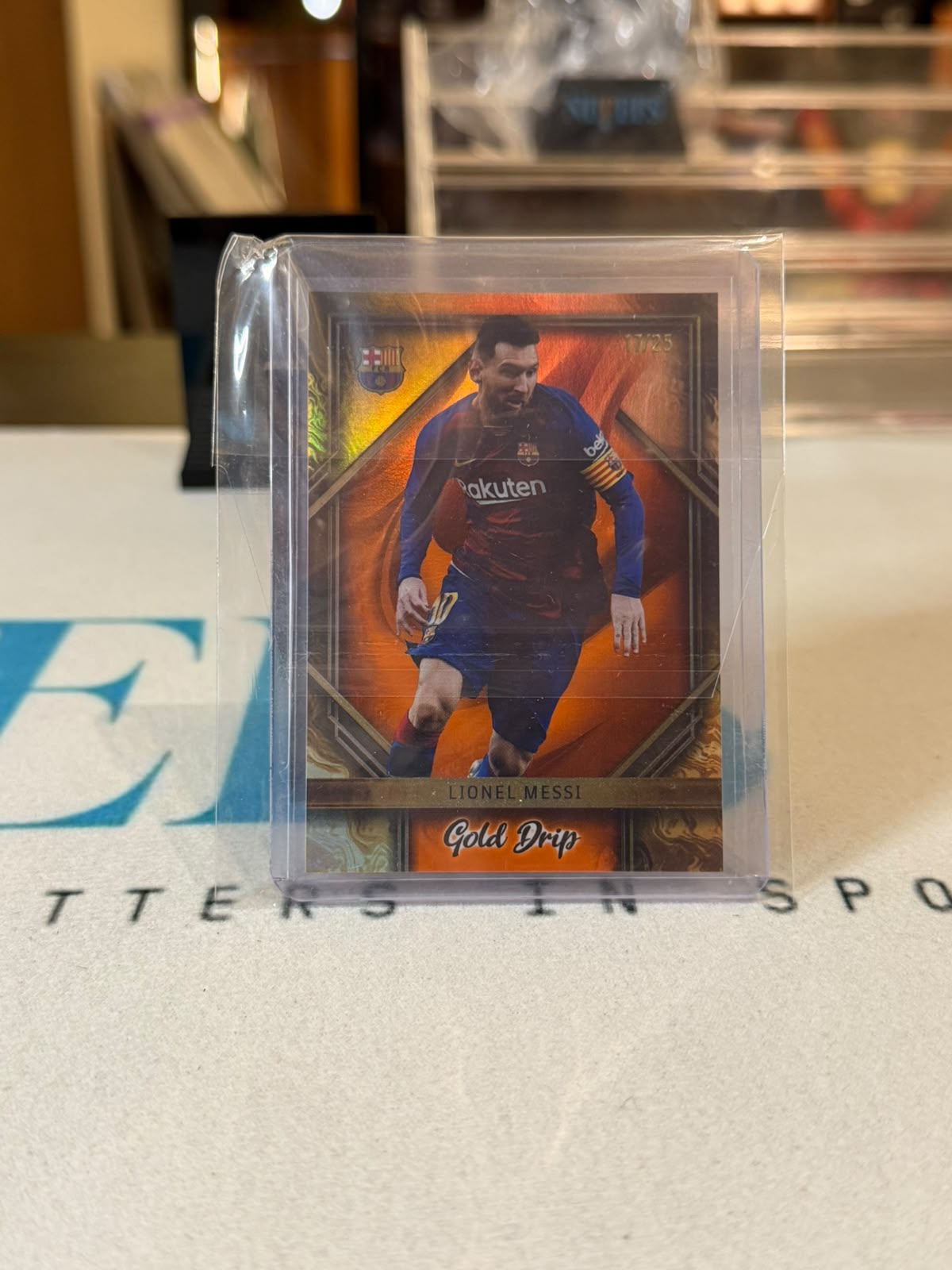 Lionel Messi 17/25 Gold Drip – 2024 Topps Gold Drip – FC Barcelona trading card, front