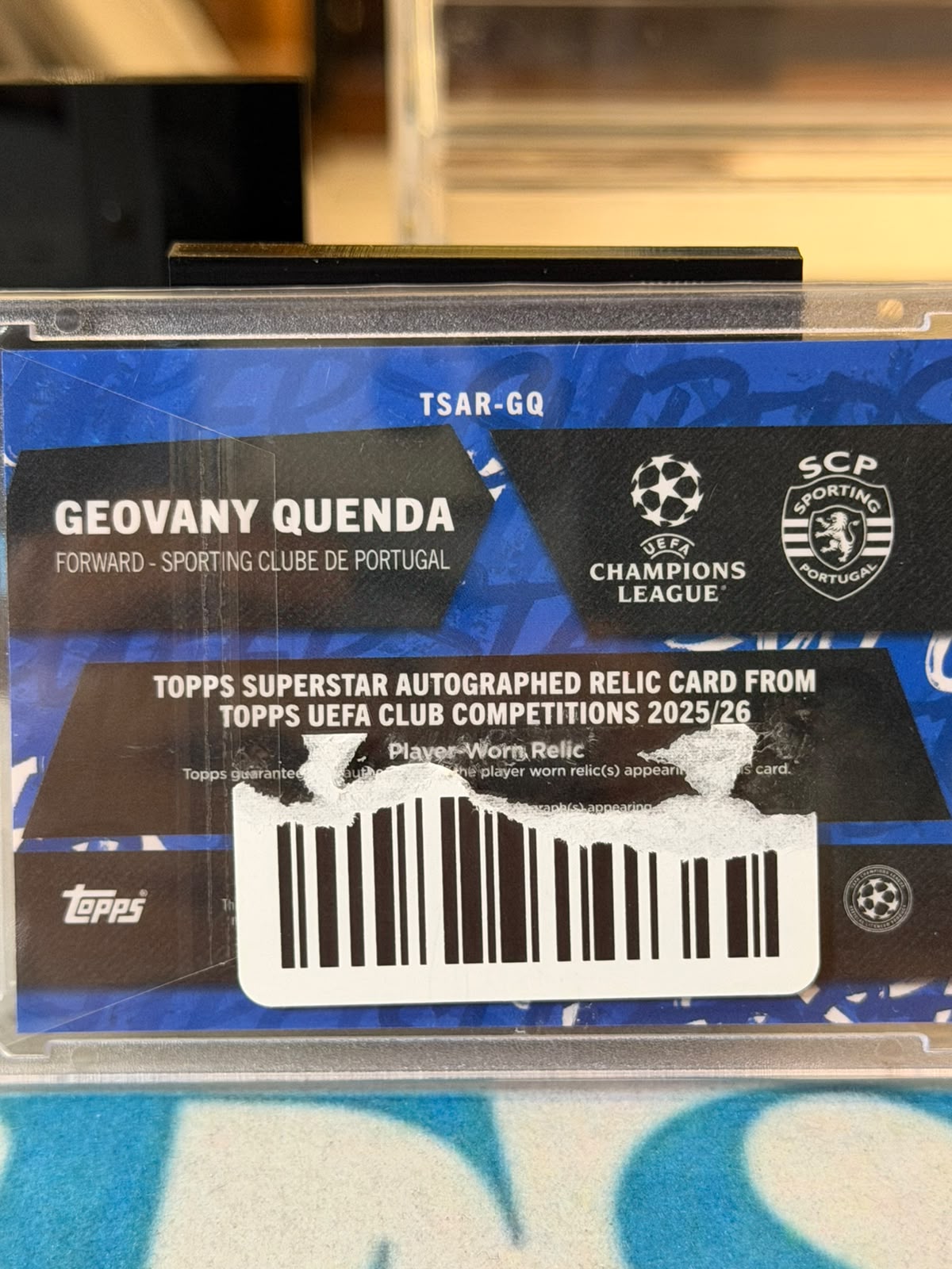 Geovany Quenda 09/99 Superstar Autographed Relic Green Foil 2025/26 Topps UEFA – Sporting CP trading card, back