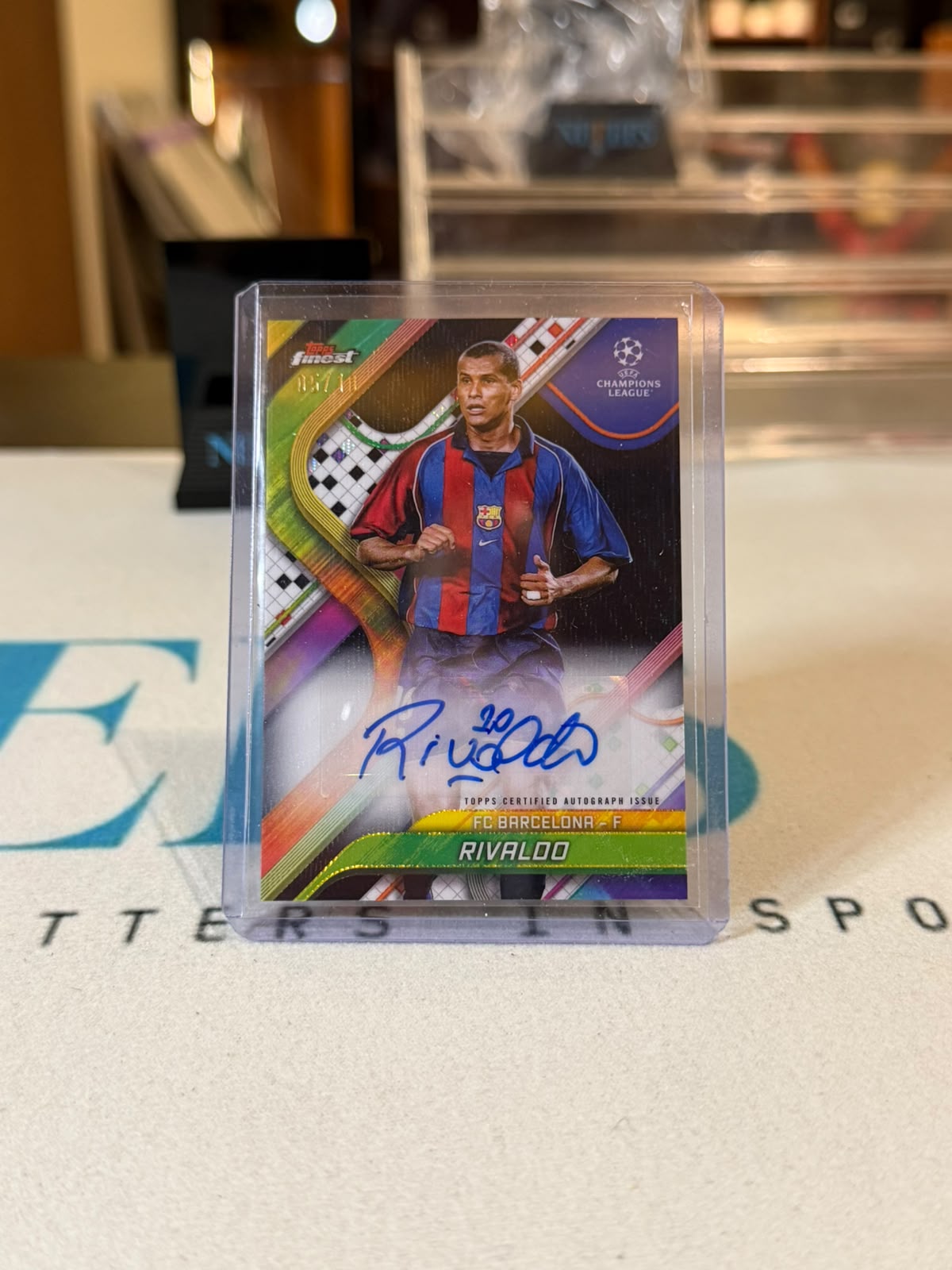 Rivaldo 05/10 Base Card Autograph Variation – 2024/25 Topps Finest UEFA Club Competitions – FC Barcelona trading card, front
