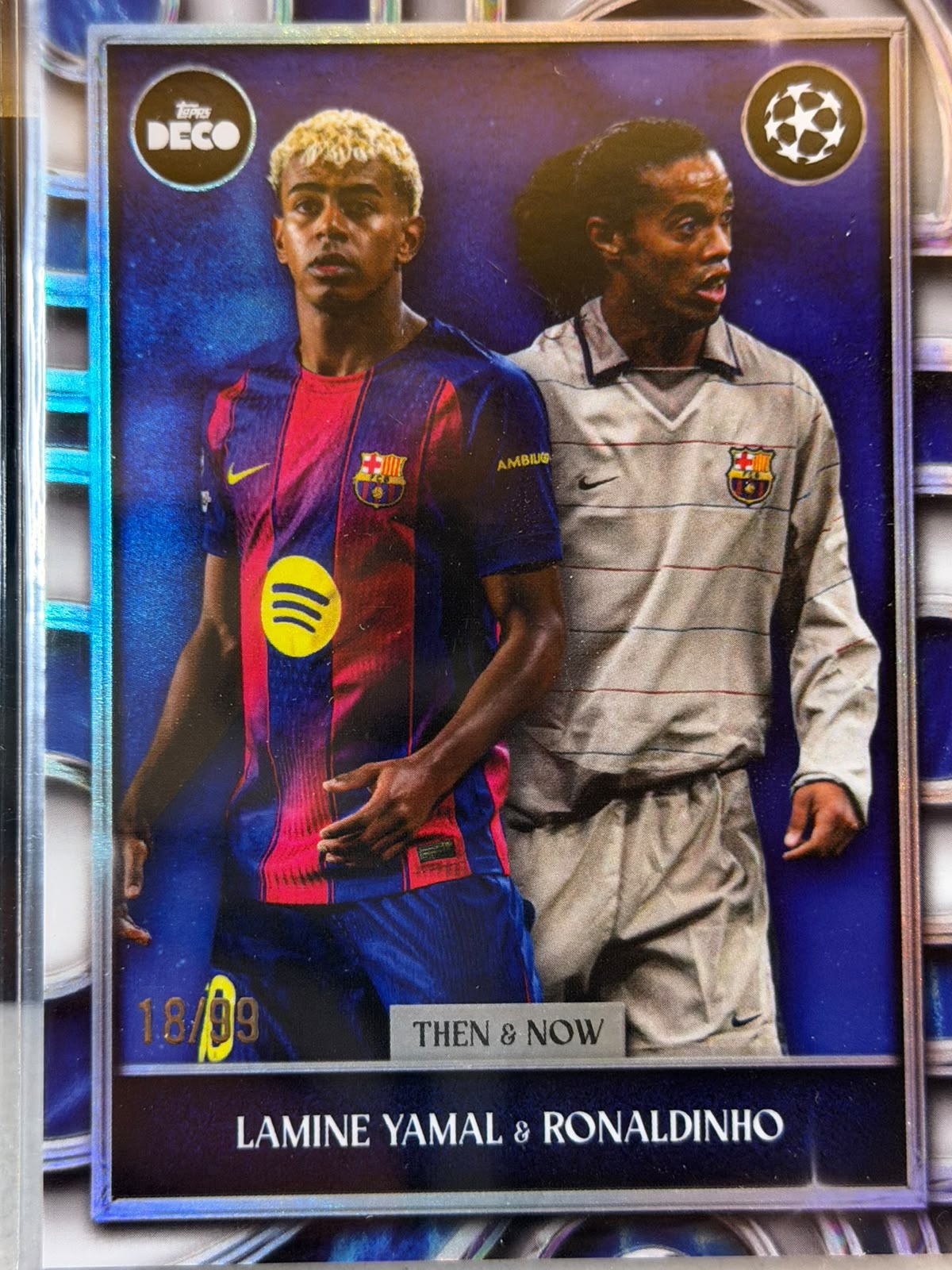 Lamine Yamal & Ronaldinho 18/99 Then & Now (dual player card) – Topps Deco UEFA Club Competitions 2024/25 – FC Barcelona trad