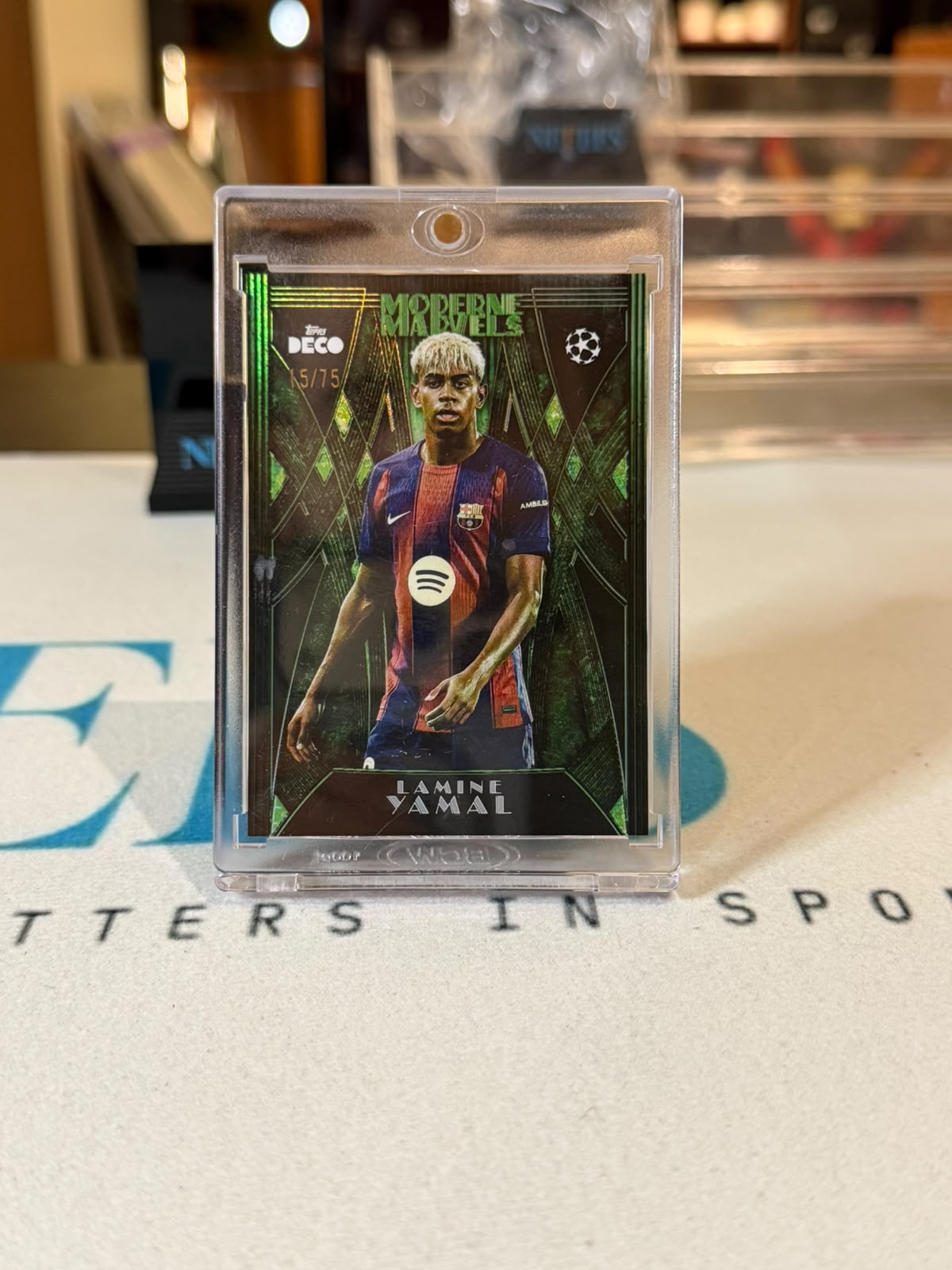 Lamine Yamal 15/75 Moderne Marvels - green parallel – 2025 Topps Deco – FC Barcelona trading card, front