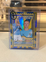 Erling Haaland Manchester City 2026 Topps Finest Finest Showmen Gold Blue Refractor 033/150 - front