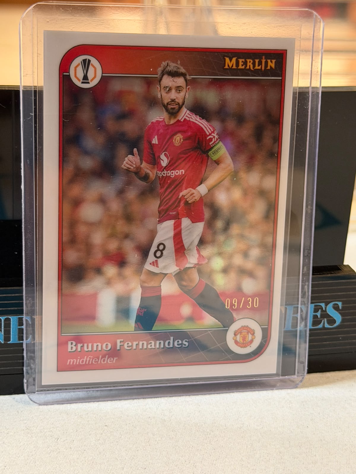 Bruno Fernandes 09/30 #32 – White Border Manchester United trading card, front