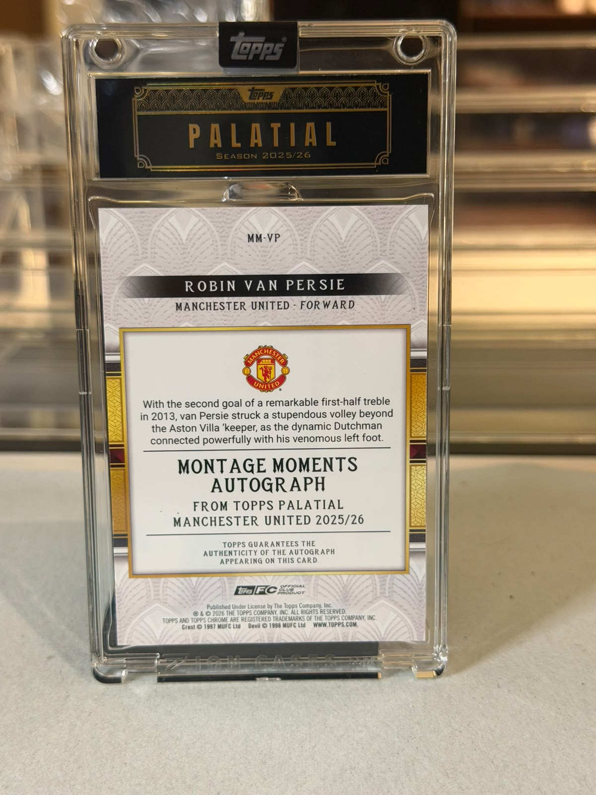 Robin van Persie Manchester United 2025/26 Topps Palatial Montage Moments Autograph card #MM-VP 08/15 back