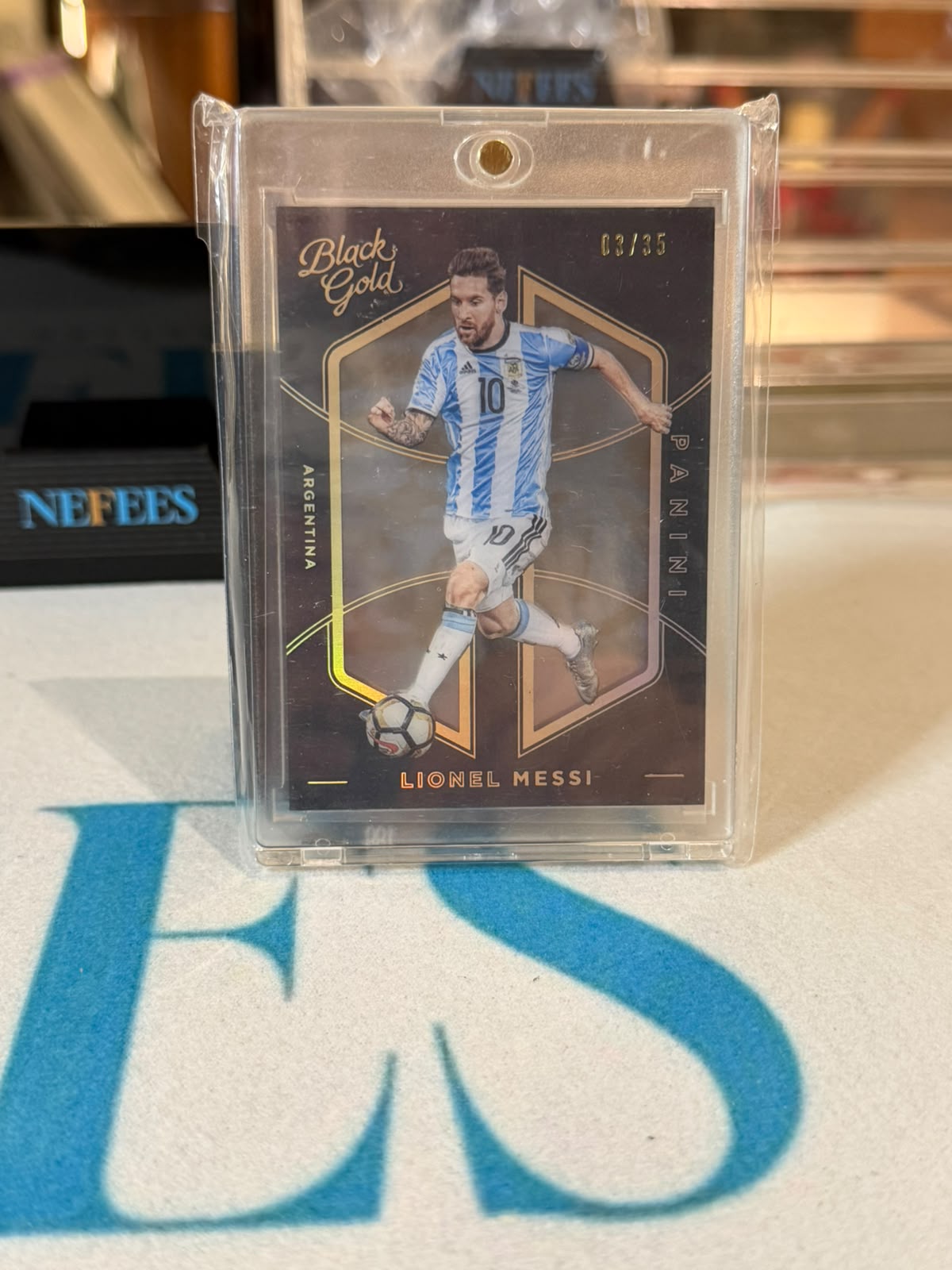 Lionel Messi 03/35 – Argentina trading card, front