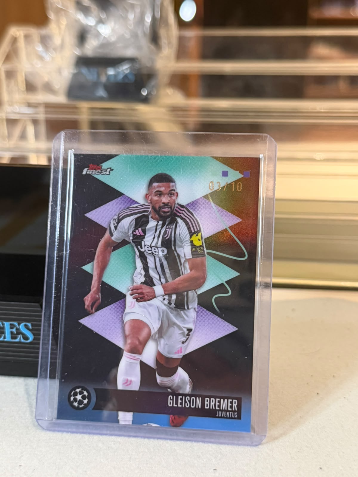 Gleison Bremer Topps Finest front