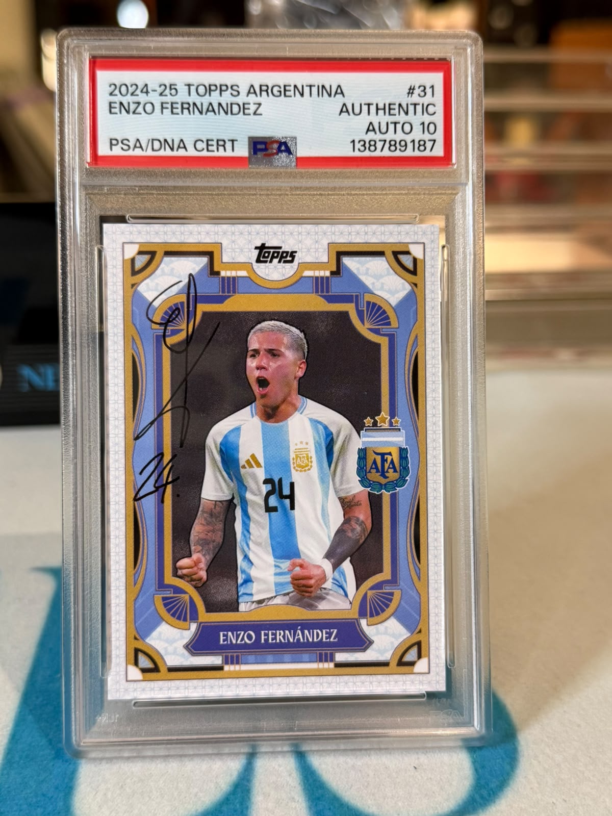 Enzo Fernández #31 – Argentina trading card, front