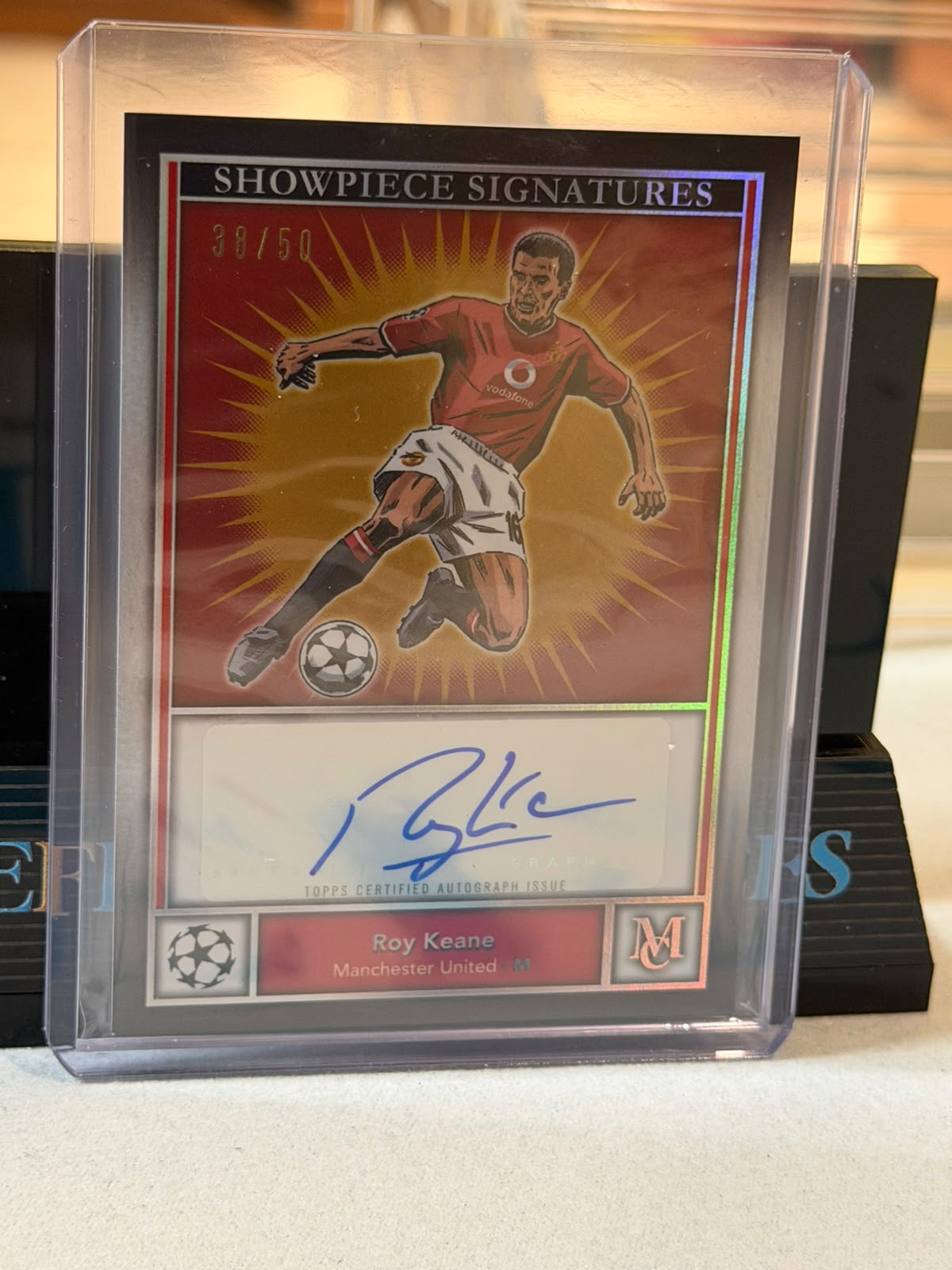 Roy Keane 38/50 – Showpiece Signatures Manchester United trading card, front