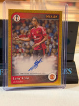 Leny Yoro 18/50 – Autograph (Gold Mojo) Manchester United trading card, front