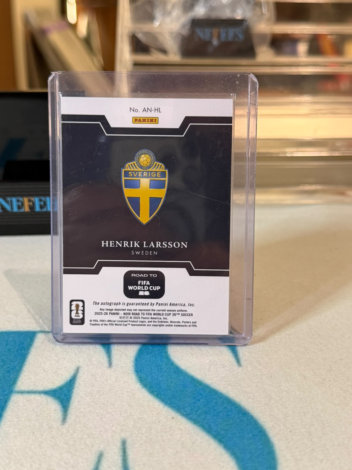 Henrik Larsson AN-HL 04/25 – Sweden trading card, back