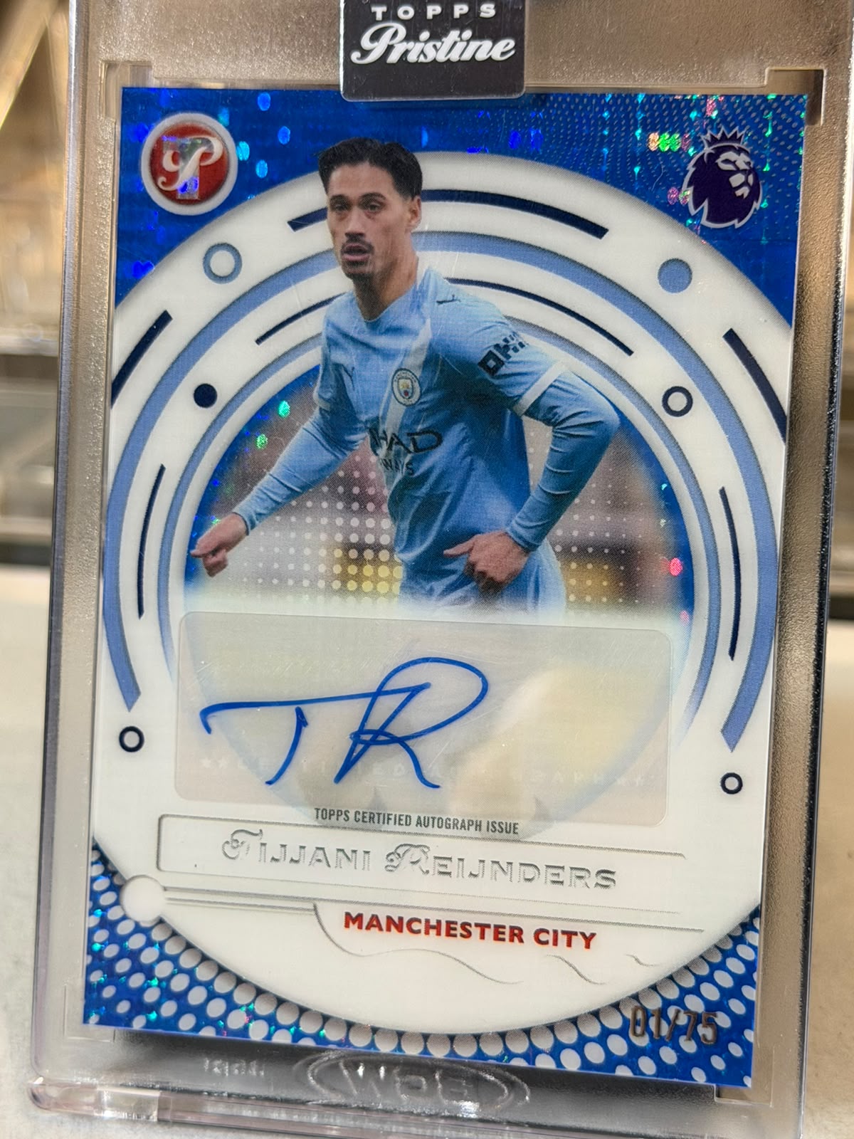 Tijjani Reijnders Manchester City 2026 Topps Pristine Premier League Pristine Autograph blue refractor #PA-TR 01/75 card front