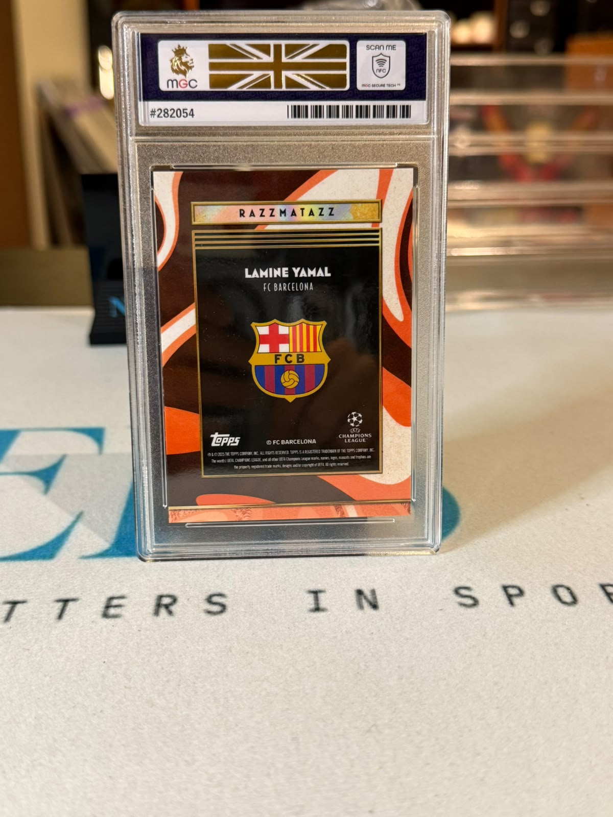 Lamine Yamal 12/25 Razzmatazz - Orange parallel – 2025 Topps Deco (MGC 10) – FC Barcelona trading card, back